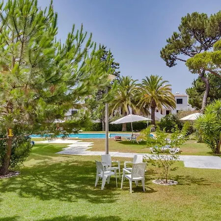 Montemar With Pool And Garden Lägenhet