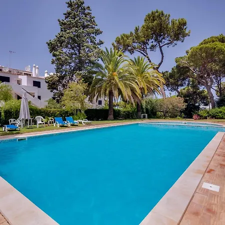Daire Montemar With Pool And Garden *
